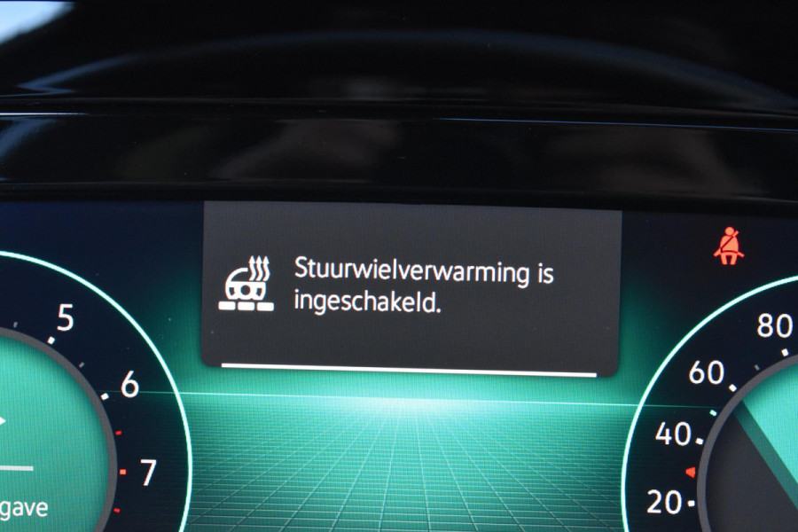 Volkswagen Golf 1.5 eTSI R-Line Pano HUD IQ H/K Lane Keyless Camera ACC
