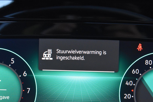 Volkswagen Golf 1.5 eTSI R-Line Pano HUD IQ H/K Lane Keyless Camera ACC