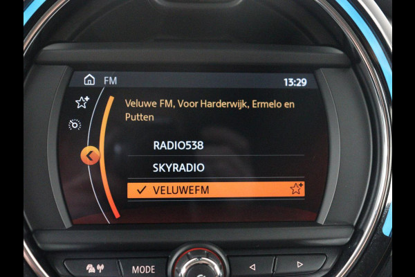 MINI Clubman 1.5 One Salt | Cruise control | Navigatie | Bluetooth | Climate control | NAP 88.741km. | 16" velgen