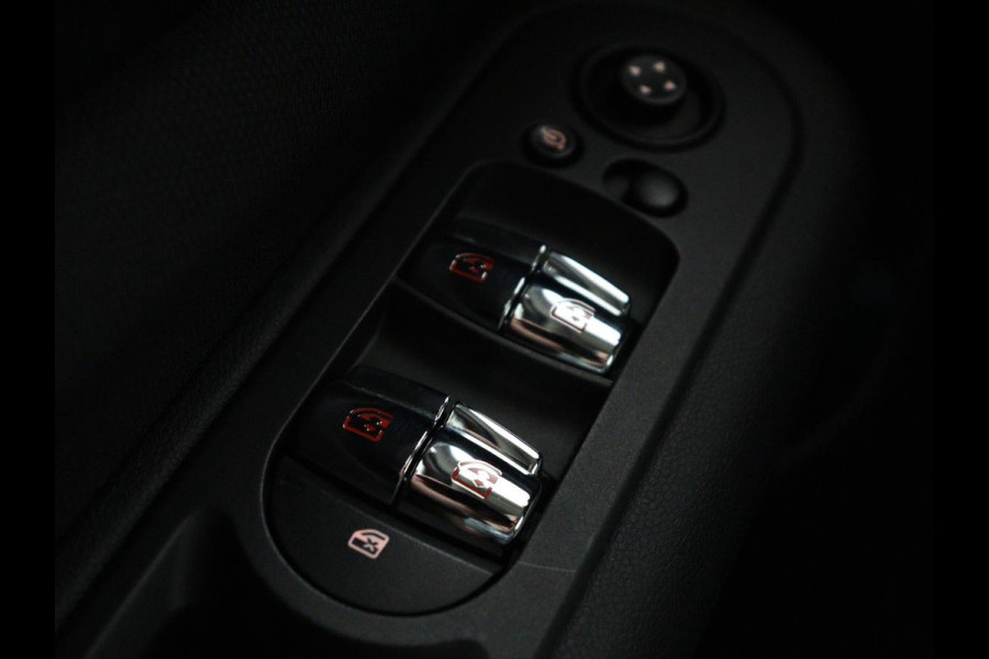 MINI Clubman 1.5 One Salt | Cruise control | Navigatie | Bluetooth | Climate control | NAP 88.741km. | 16" velgen