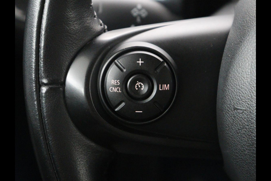 MINI Clubman 1.5 One Salt | Cruise control | Navigatie | Bluetooth | Climate control | NAP 88.741km. | 16" velgen