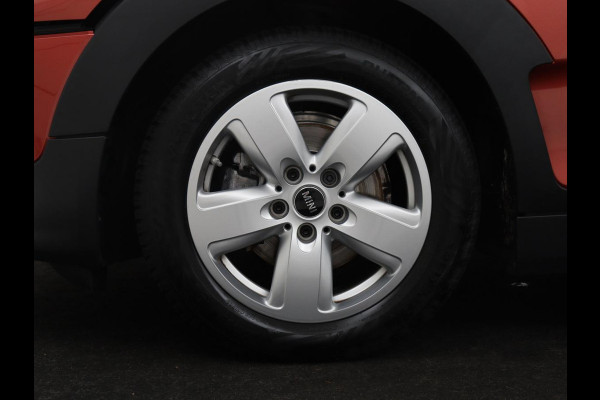 MINI Clubman 1.5 One Salt | Cruise control | Navigatie | Bluetooth | Climate control | NAP 88.741km. | 16" velgen