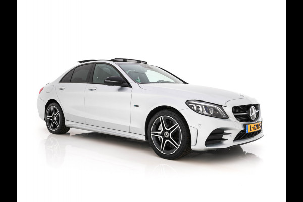 Mercedes-Benz C-Klasse 300 e Business Solution AMG Limited Night-Pack (Plug-in) {SoH-94%} (INCL-BTW) Aut. *PANO | LEATHER-MICROFIBRE | MULTIBEAM-LED | TOPVIEW | DIGI-COCKPIT | BLINDSPOT | HEATED-SPORTSEATS | SHIFTPADDLES | NAVI-FULLAMP | PRIVACY-GLASS | PDC | CRUISE | TOWBAR | 18"