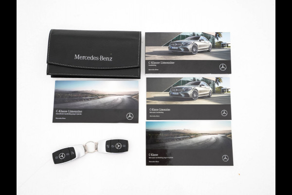 Mercedes-Benz C-Klasse 300 e Business Solution AMG Limited Night-Pack (Plug-in) {SoH-94%} (INCL-BTW) Aut. *PANO | LEATHER-MICROFIBRE | MULTIBEAM-LED | TOPVIEW | DIGI-COCKPIT | BLINDSPOT | HEATED-SPORTSEATS | SHIFTPADDLES | NAVI-FULLAMP | PRIVACY-GLASS | PDC | CRUISE | TOWBAR | 18"