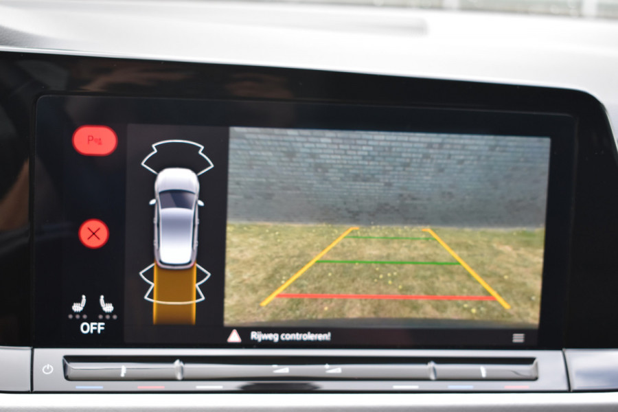 Volkswagen Golf 1.0 eTSI Life Business Automaat Navigatie/CarPlay