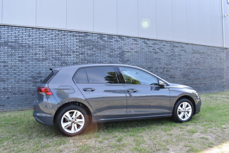 Volkswagen Golf 1.0 eTSI Life Business Automaat Navigatie/CarPlay
