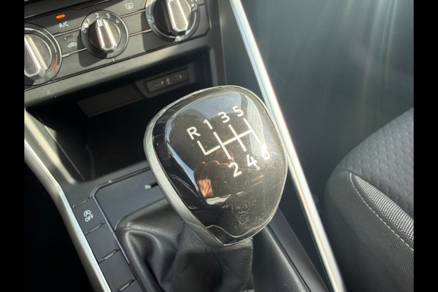 Volkswagen Taigo 1.0 TSI * Carplay * Adaptieve Cruise * Virtual Cockpit * Lm Velgen *