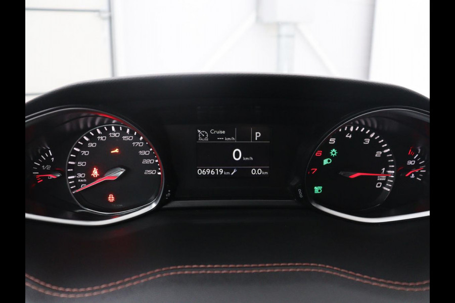 Peugeot 308 SW 1.2 PureTech GT-line | Half leder | Cruise control | Carplay | Navigatie | Camera | Park assist | Climate control | 17" velgen