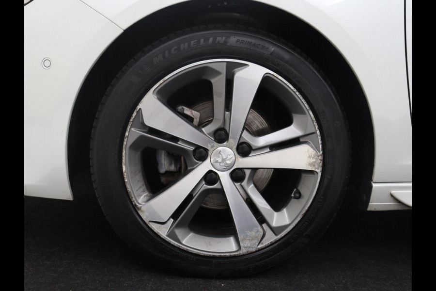 Peugeot 308 SW 1.2 PureTech GT-line | Half leder | Cruise control | Carplay | Navigatie | Camera | Park assist | Climate control | 17" velgen