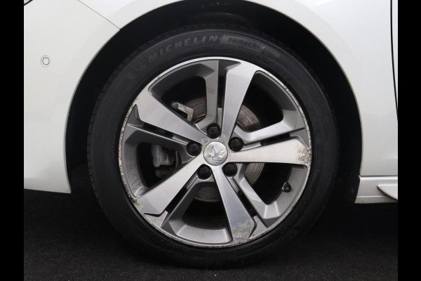 Peugeot 308 SW 1.2 PureTech GT-line | Half leder | Cruise control | Carplay | Navigatie | Camera | Park assist | Climate control | 17" velgen