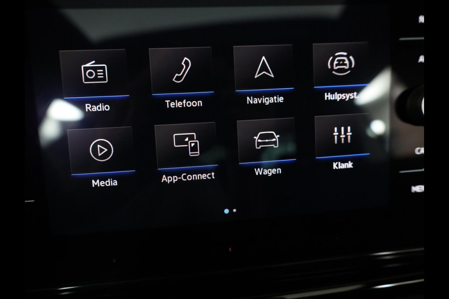 Volkswagen T-Roc 1.5 TSI R-Line Edition 150PK DSG | Panorama dak | Camera | Apple carplay | PDC|