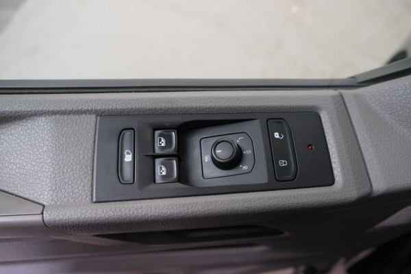 Volkswagen Transporter 2.0 TDI L2H1 28 Automaat > MARGE <