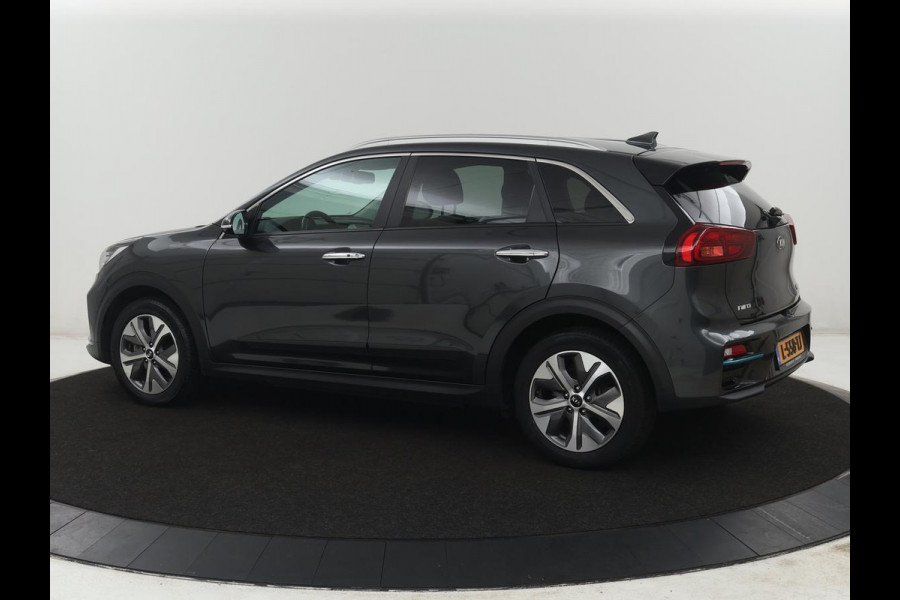 Kia e-Niro DynamicPlusLine 64 kWh | SOH 95,4% | Panoramadak | Half leder | Adaptive cruise | Stuur/stoel verwarming | Navigatie | Carplay | Camera | Park assist | Climate control