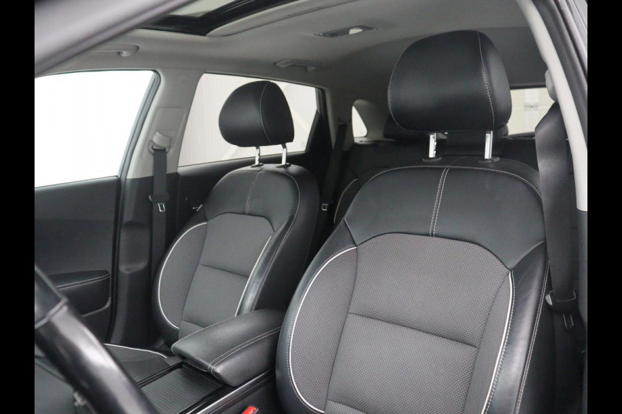 Kia e-Niro DynamicPlusLine 64 kWh | SOH 95,4% | Panoramadak | Half leder | Adaptive cruise | Stuur/stoel verwarming | Navigatie | Carplay | Camera | Park assist | Climate control