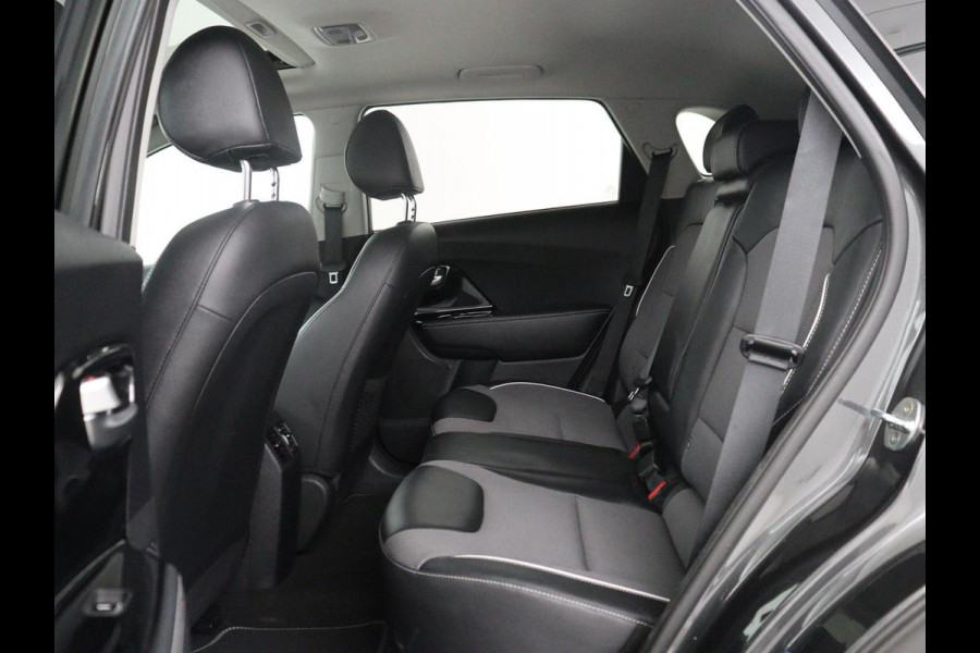 Kia e-Niro DynamicPlusLine 64 kWh | SOH 95,4% | Panoramadak | Half leder | Adaptive cruise | Stuur/stoel verwarming | Navigatie | Carplay | Camera | Park assist | Climate control