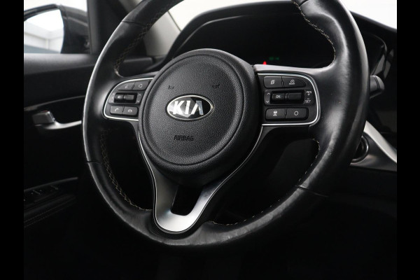 Kia e-Niro DynamicPlusLine 64 kWh | SOH 95,4% | Panoramadak | Half leder | Adaptive cruise | Stuur/stoel verwarming | Navigatie | Carplay | Camera | Park assist | Climate control