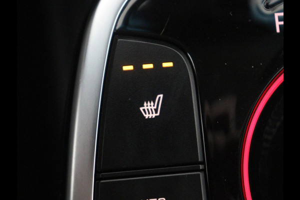 Kia e-Niro DynamicPlusLine 64 kWh | SOH 95,4% | Panoramadak | Half leder | Adaptive cruise | Stuur/stoel verwarming | Navigatie | Carplay | Camera | Park assist | Climate control