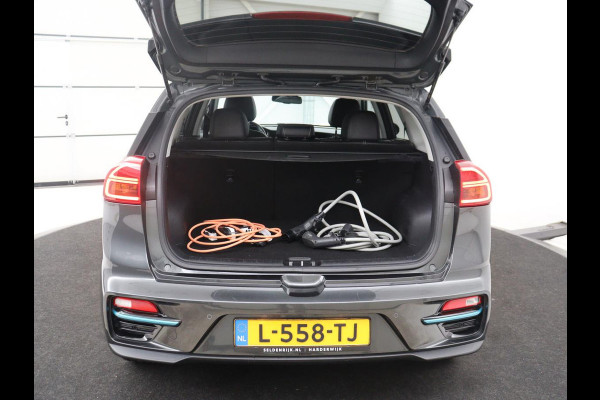 Kia e-Niro DynamicPlusLine 64 kWh | SOH 95,4% | Panoramadak | Half leder | Adaptive cruise | Stuur/stoel verwarming | Navigatie | Carplay | Camera | Park assist | Climate control