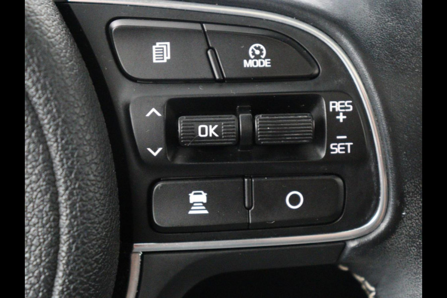 Kia e-Niro DynamicPlusLine 64 kWh | SOH 95,4% | Panoramadak | Half leder | Adaptive cruise | Stuur/stoel verwarming | Navigatie | Carplay | Camera | Park assist | Climate control