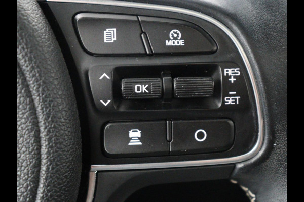 Kia e-Niro DynamicPlusLine 64 kWh | SOH 95,4% | Panoramadak | Half leder | Adaptive cruise | Stuur/stoel verwarming | Navigatie | Carplay | Camera | Park assist | Climate control