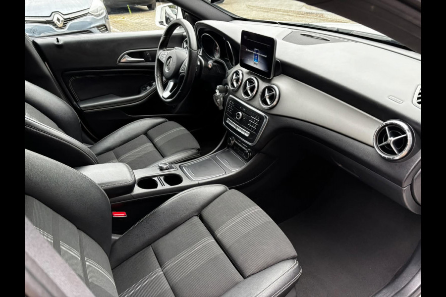 Mercedes-Benz CLA-Klasse 180 Business Solution AMG NAVI|LEDER|PDC|NWE APK