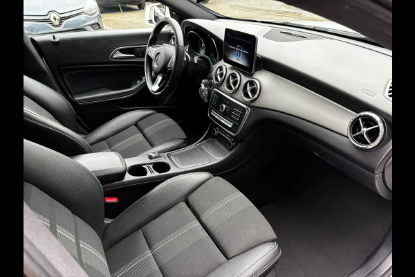 Mercedes-Benz CLA-Klasse 180 Business Solution AMG NAVI|LEDER|PDC|NWE APK