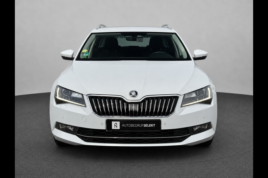 Škoda Superb Combi 1.6 TDI Ambition | Trekhaak | LED | Apple Carplay | DAB+ | Cruise | Dealer onderhouden