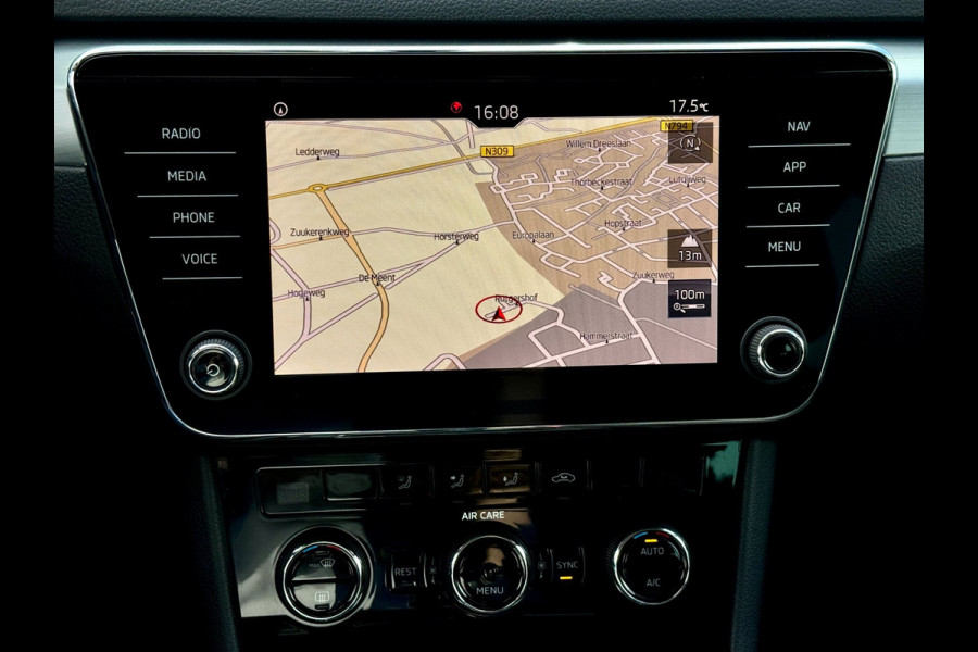 Škoda Superb Combi 1.6 TDI Ambition | Trekhaak | LED | Apple Carplay | DAB+ | Cruise | Dealer onderhouden