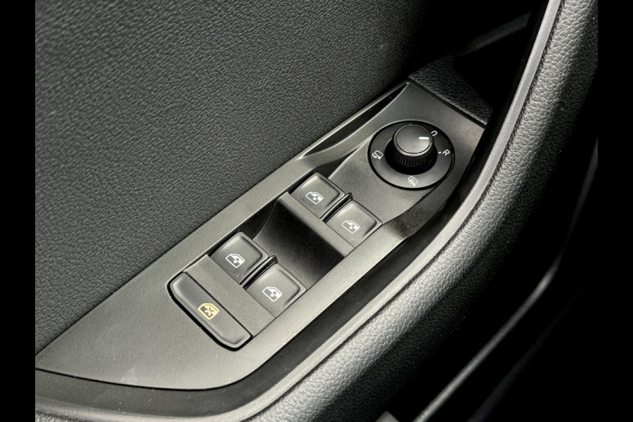 Škoda Superb Combi 1.6 TDI Ambition | Trekhaak | LED | Apple Carplay | DAB+ | Cruise | Dealer onderhouden