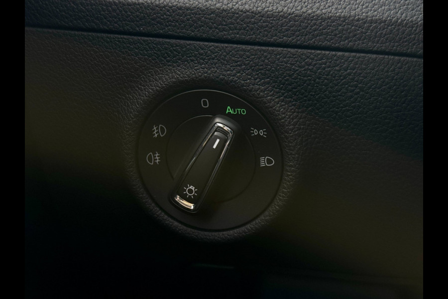 Škoda Superb Combi 1.6 TDI Ambition | Trekhaak | LED | Apple Carplay | DAB+ | Cruise | Dealer onderhouden