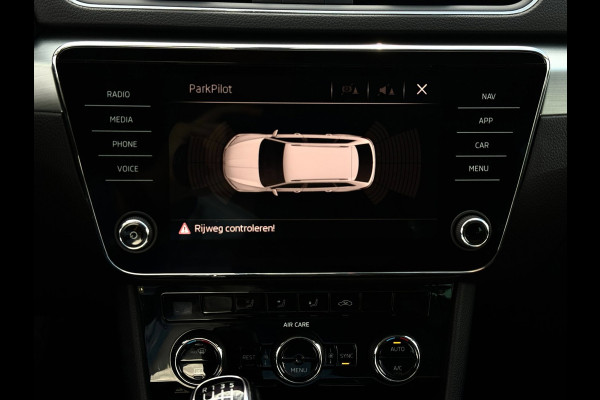 Škoda Superb Combi 1.6 TDI Ambition | Trekhaak | LED | Apple Carplay | DAB+ | Cruise | Dealer onderhouden