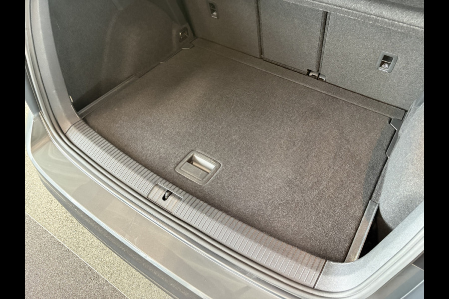 Volkswagen Golf Sportsvan 1.5 TSi ACT 150pk DSG Comfortline SCHUIFDAK/CAMERA/DODEHOEK/ADAPT.CRUISE/CARPLAY/PDC