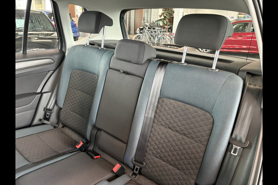 Volkswagen Golf Sportsvan 1.5 TSi ACT 150pk DSG Comfortline SCHUIFDAK/CAMERA/DODEHOEK/ADAPT.CRUISE/CARPLAY/PDC