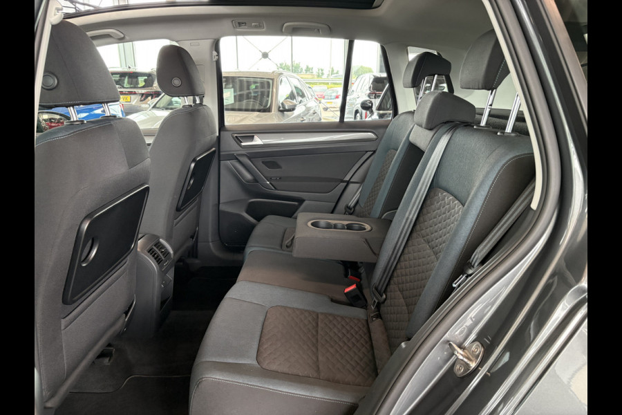 Volkswagen Golf Sportsvan 1.5 TSi ACT 150pk DSG Comfortline SCHUIFDAK/CAMERA/DODEHOEK/ADAPT.CRUISE/CARPLAY/PDC