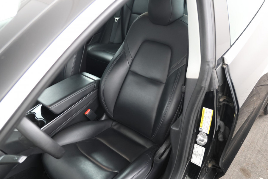Tesla Model 3 Standard RWD Plus 60 kWh Navigatie,