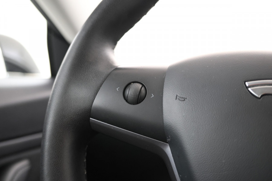 Tesla Model 3 Standard RWD Plus 60 kWh Navigatie,
