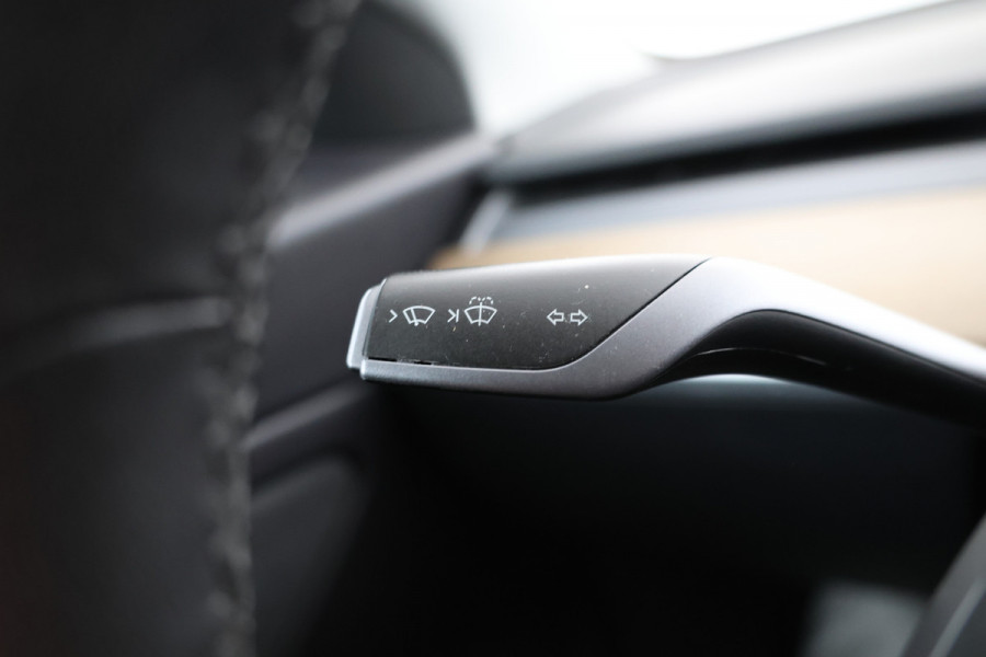 Tesla Model 3 Standard RWD Plus 60 kWh Navigatie,