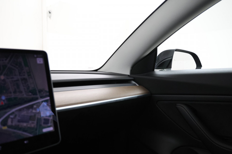 Tesla Model 3 Standard RWD Plus 60 kWh Navigatie,