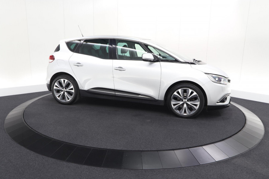 Renault Scénic TCe 140 Intens | Trekhaak | Camera | Panoramadak | Navigatie