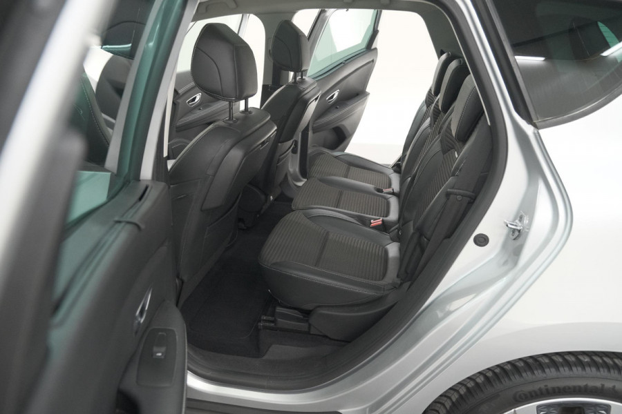 Renault Scénic TCe 140 Intens | Trekhaak | Camera | Panoramadak | Navigatie