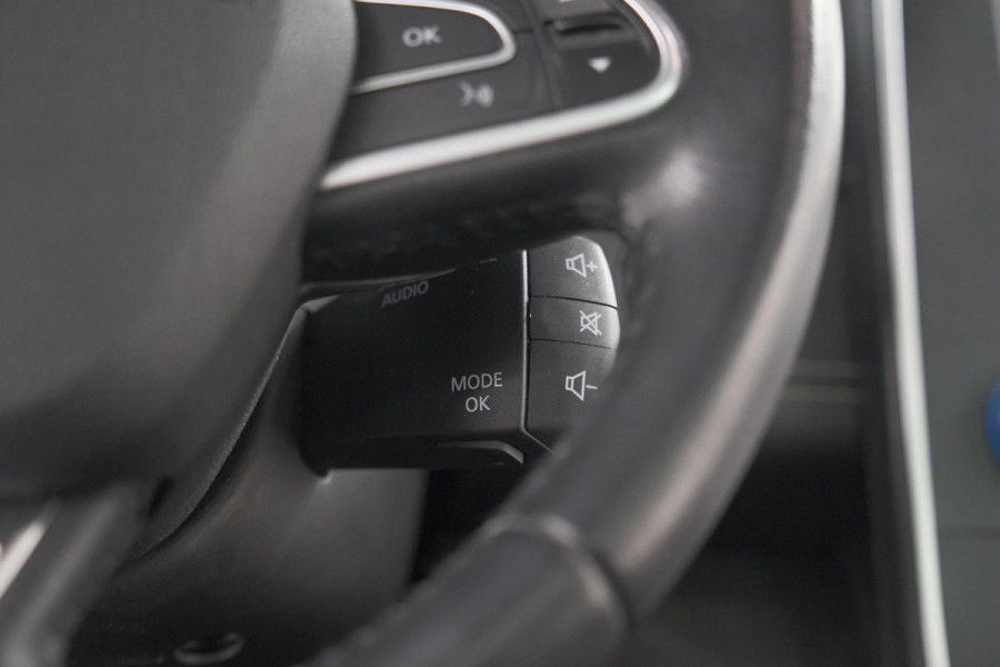 Renault Scénic TCe 140 Intens | Trekhaak | Camera | Panoramadak | Navigatie