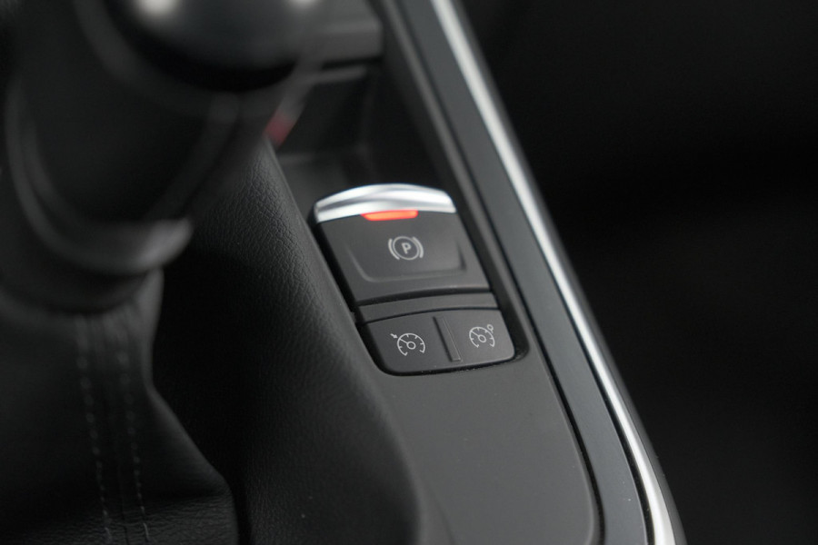 Renault Scénic TCe 140 Intens | Trekhaak | Camera | Panoramadak | Navigatie
