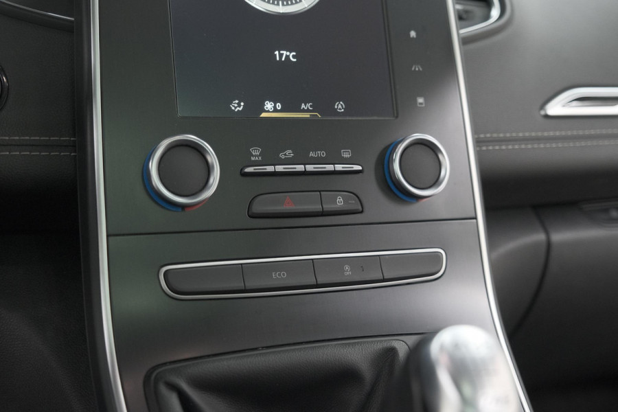 Renault Scénic TCe 140 Intens | Trekhaak | Camera | Panoramadak | Navigatie