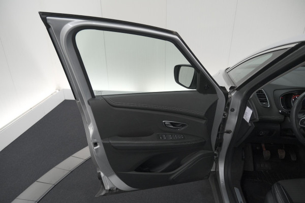 Renault Scénic TCe 140 Intens | Trekhaak | Camera | Panoramadak | Navigatie