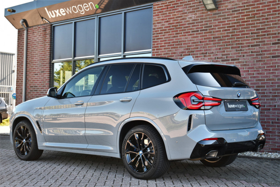 BMW X3 xDrive30e M-Sport Pano Trekh HUD E-zetels 360-cam Gesture