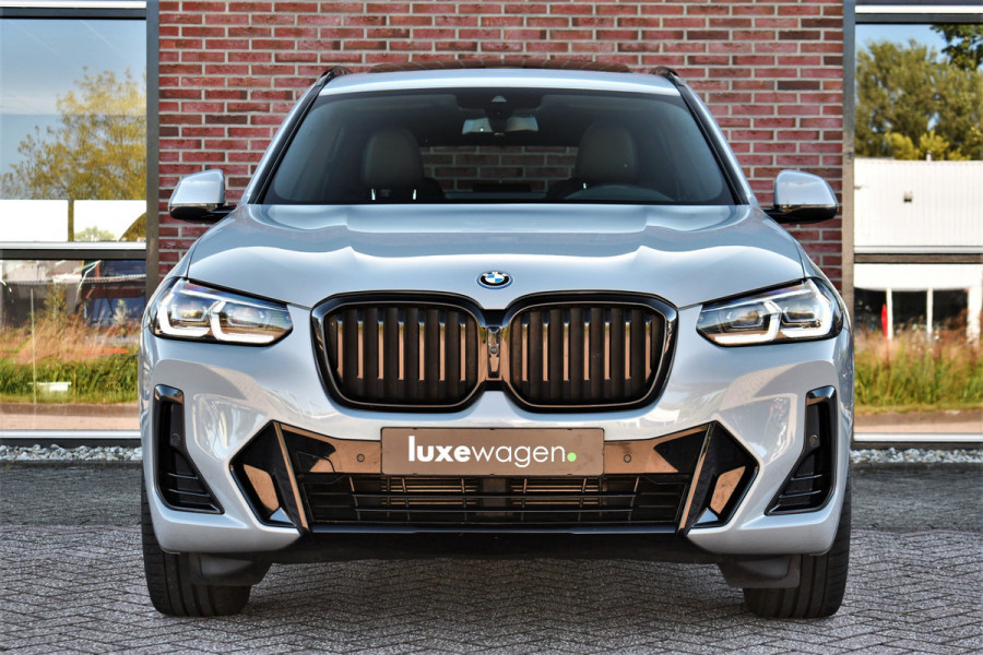 BMW X3 xDrive30e M-Sport Pano Trekh HUD E-zetels 360-cam Gesture