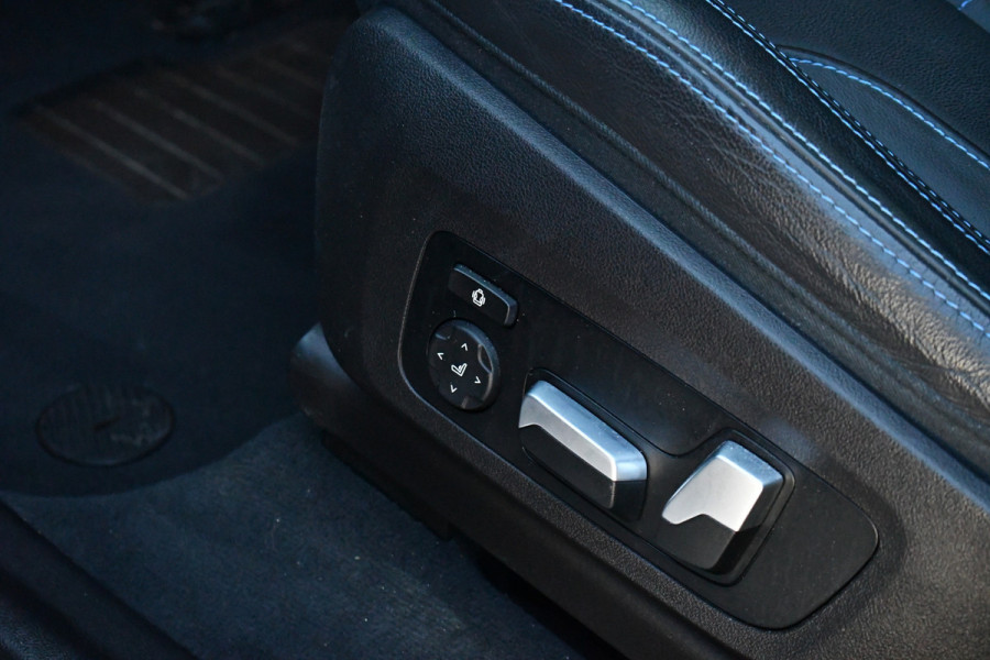 BMW X3 xDrive30e M-Sport Pano Trekh HUD E-zetels 360-cam Gesture