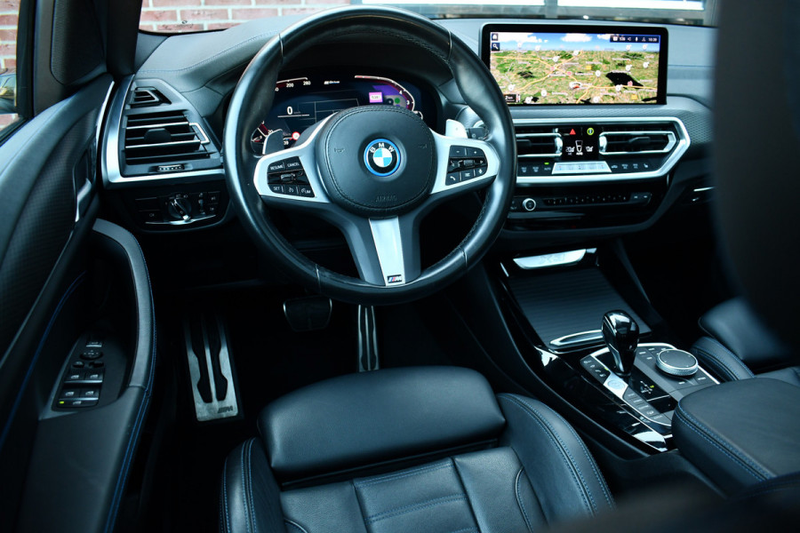 BMW X3 xDrive30e M-Sport Pano Trekh HUD E-zetels 360-cam Gesture