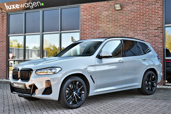 BMW X3 xDrive30e M-Sport Pano Trekh HUD E-zetels 360-cam Gesture
