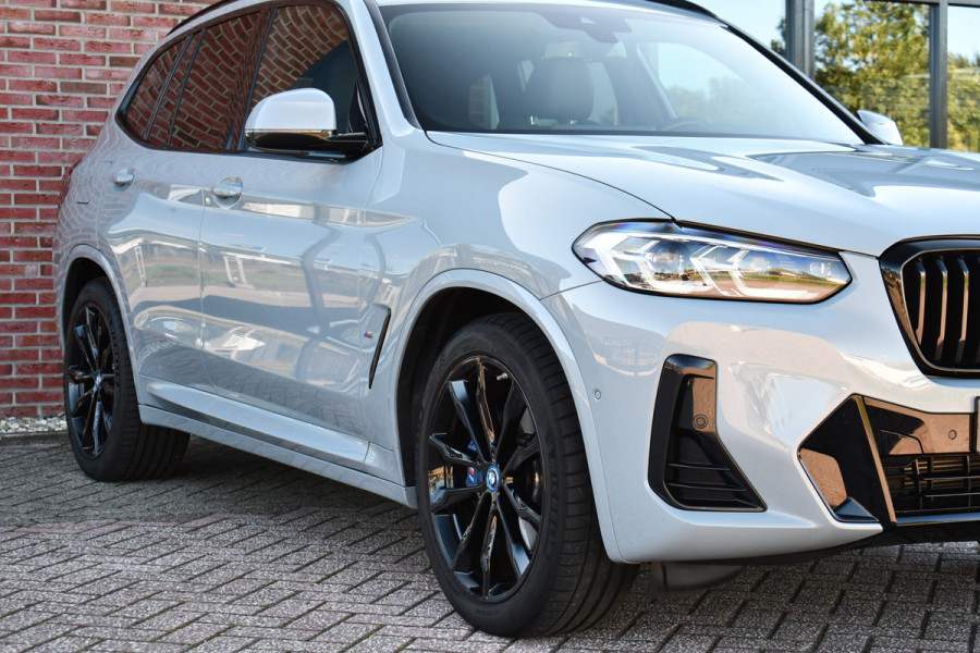 BMW X3 xDrive30e M-Sport Pano Trekh HUD E-zetels 360-cam Gesture